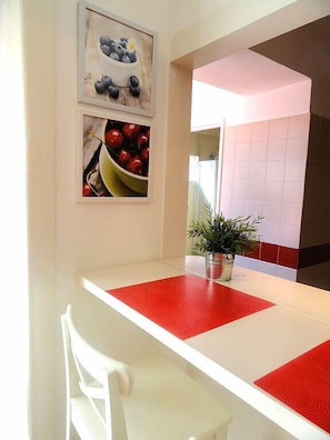 Apartment, 2 Schlafzimmer (Rua das Parreiras, 23) | Essbereich im Zimmer