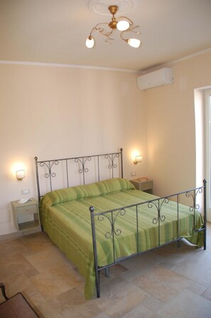 Minibar, in-room safe, desk, free cots/infant beds