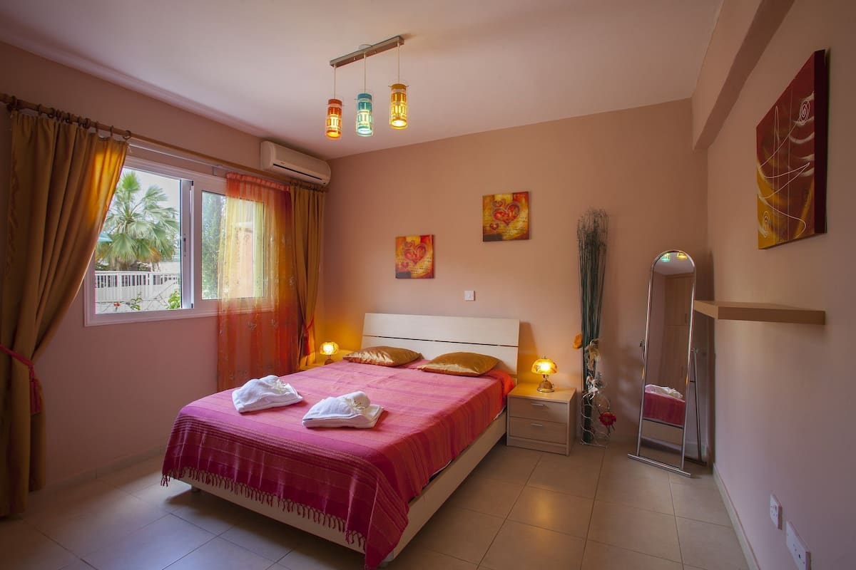 Suíte, 1 quarto (Olimpus Garden 2) | Cofres nos quartos, ferros/tábuas de passar roupa, berços (sobretaxa)