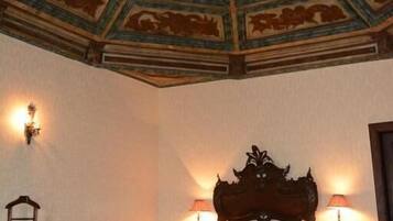 Soundproofing, free cots/infant beds, free WiFi