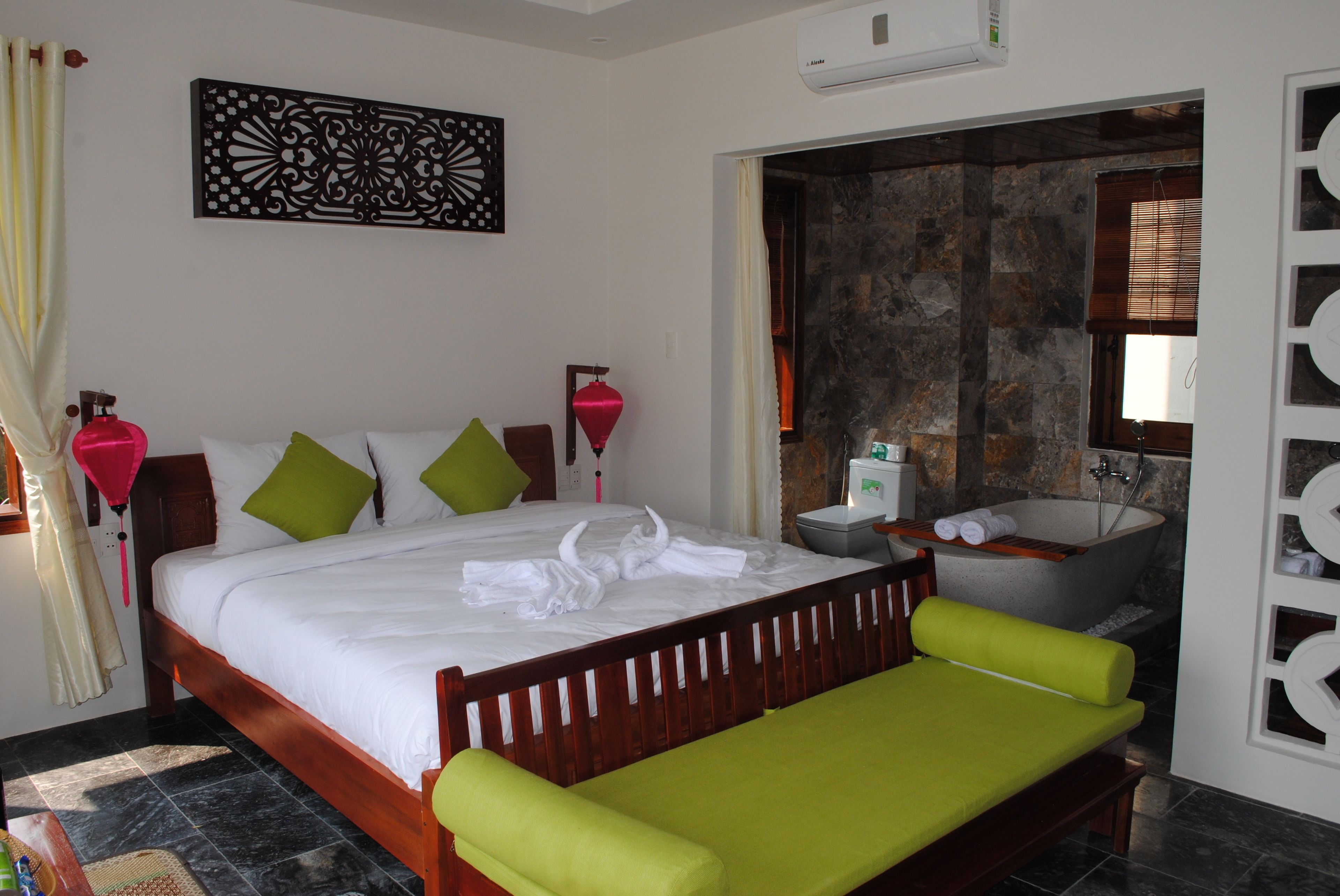 minibar, in-room safe, desk, blackout curtains