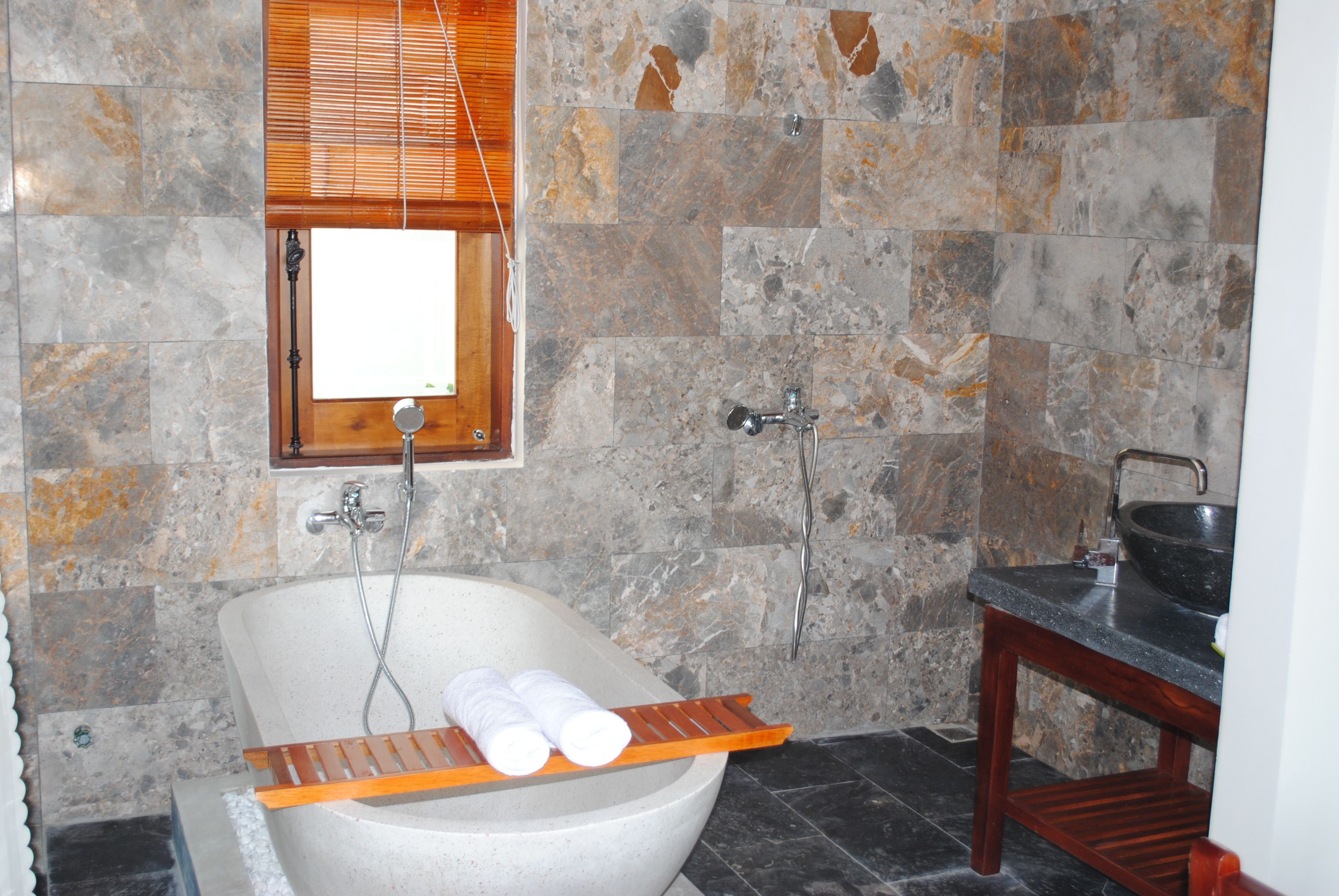 family room | bathroom | free toiletries, hair dryer, bathrobes, slippers