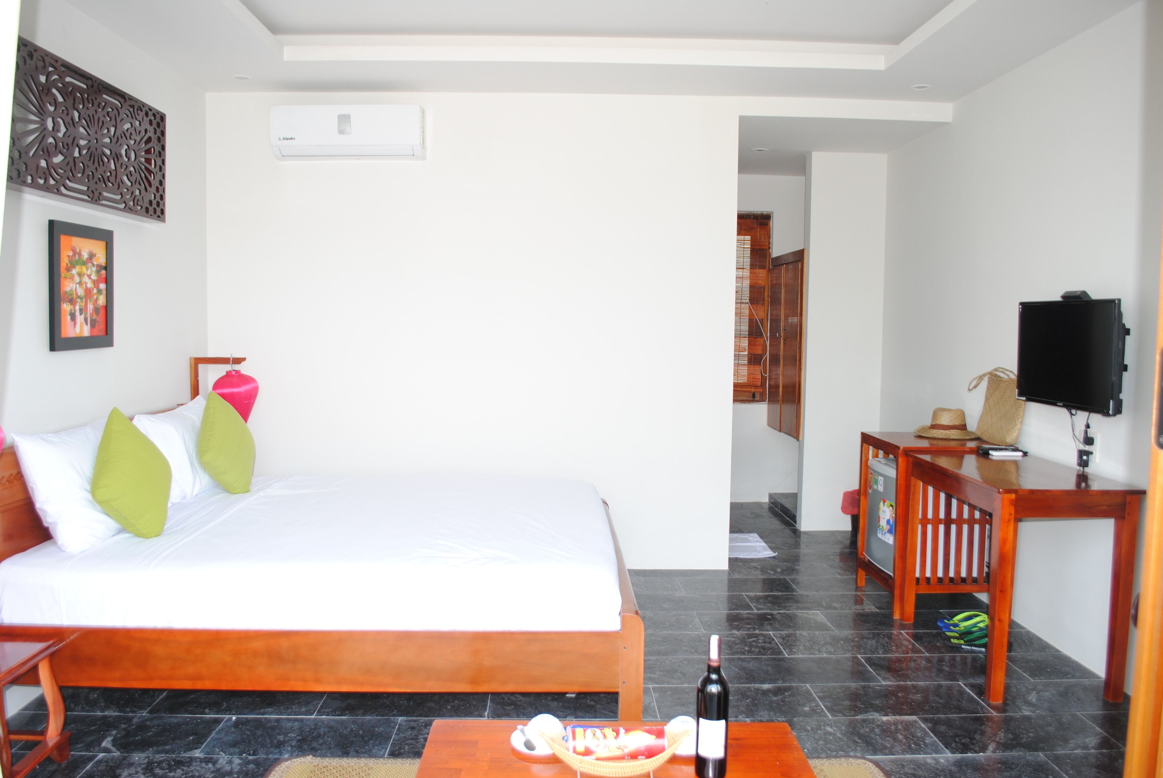 superior double room | minibar, in-room safe, desk, blackout curtains