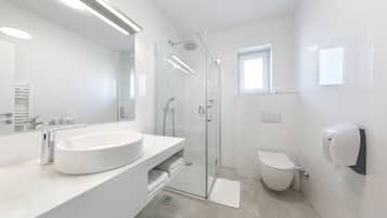 Comfort Double Room, Partial Sea View | Bathroom