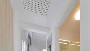 プレミアム ダブルルーム バルコニー | ミニバー、デスク、アイロン / アイロン台、WiFi (無料)