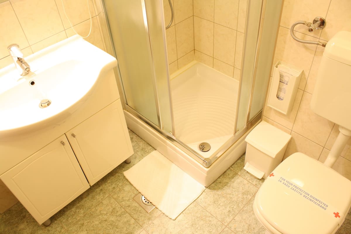 double or twin room, balcony, partial sea view | bathroom | shower, free toiletries, hair dryer, towels