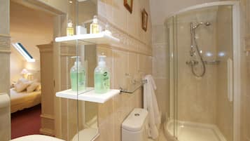 Superior Room, 1 King Bed | Bathroom | Shower, free toiletries, hair dryer, towels