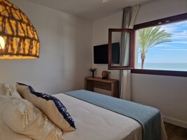 Delux Frente al Mar con Ventana | Minibar, caja fuerte, escritorio y espacio para trabajar con un portátil