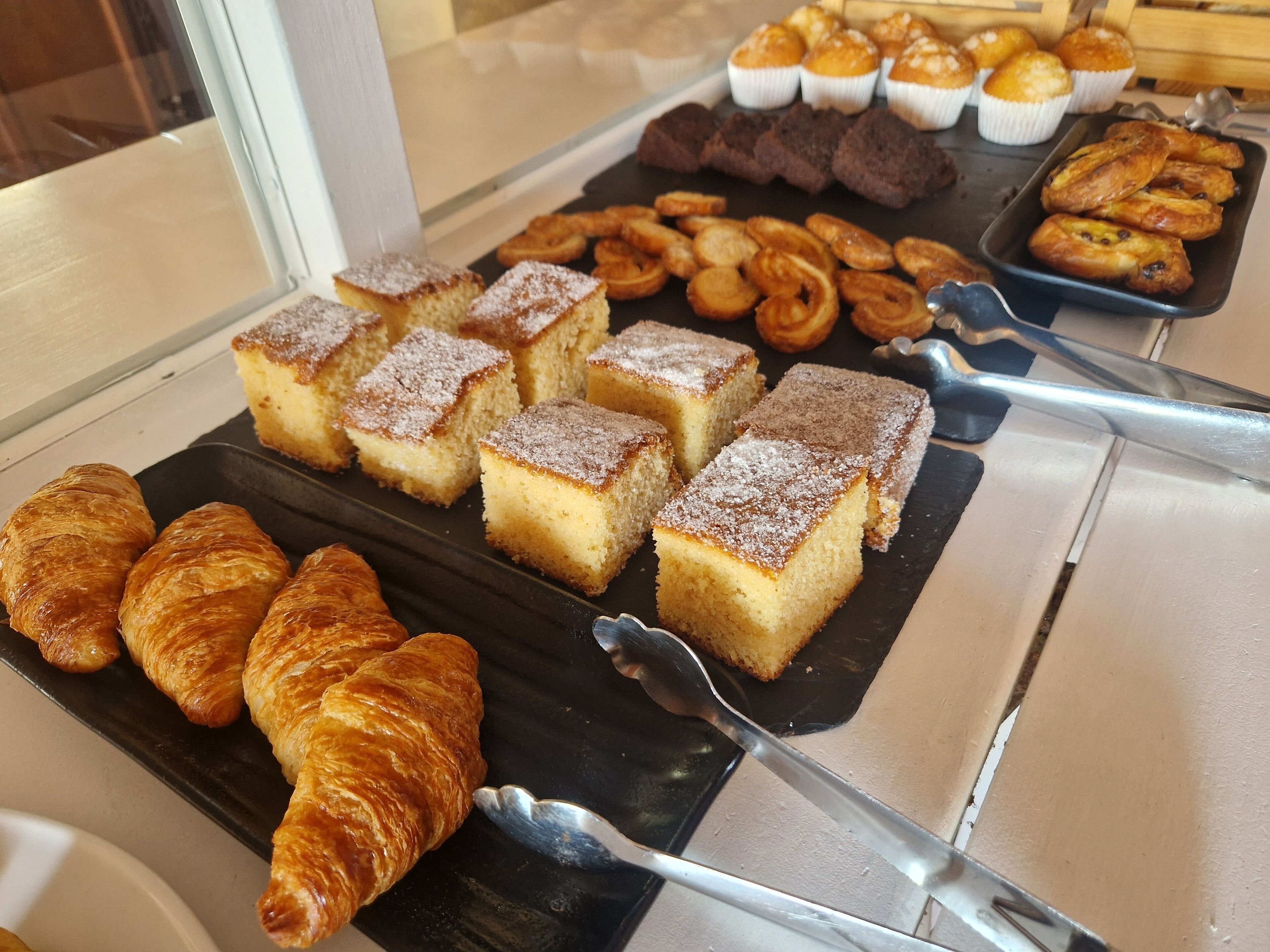 daily buffet breakfast (eur 12.50 per person)