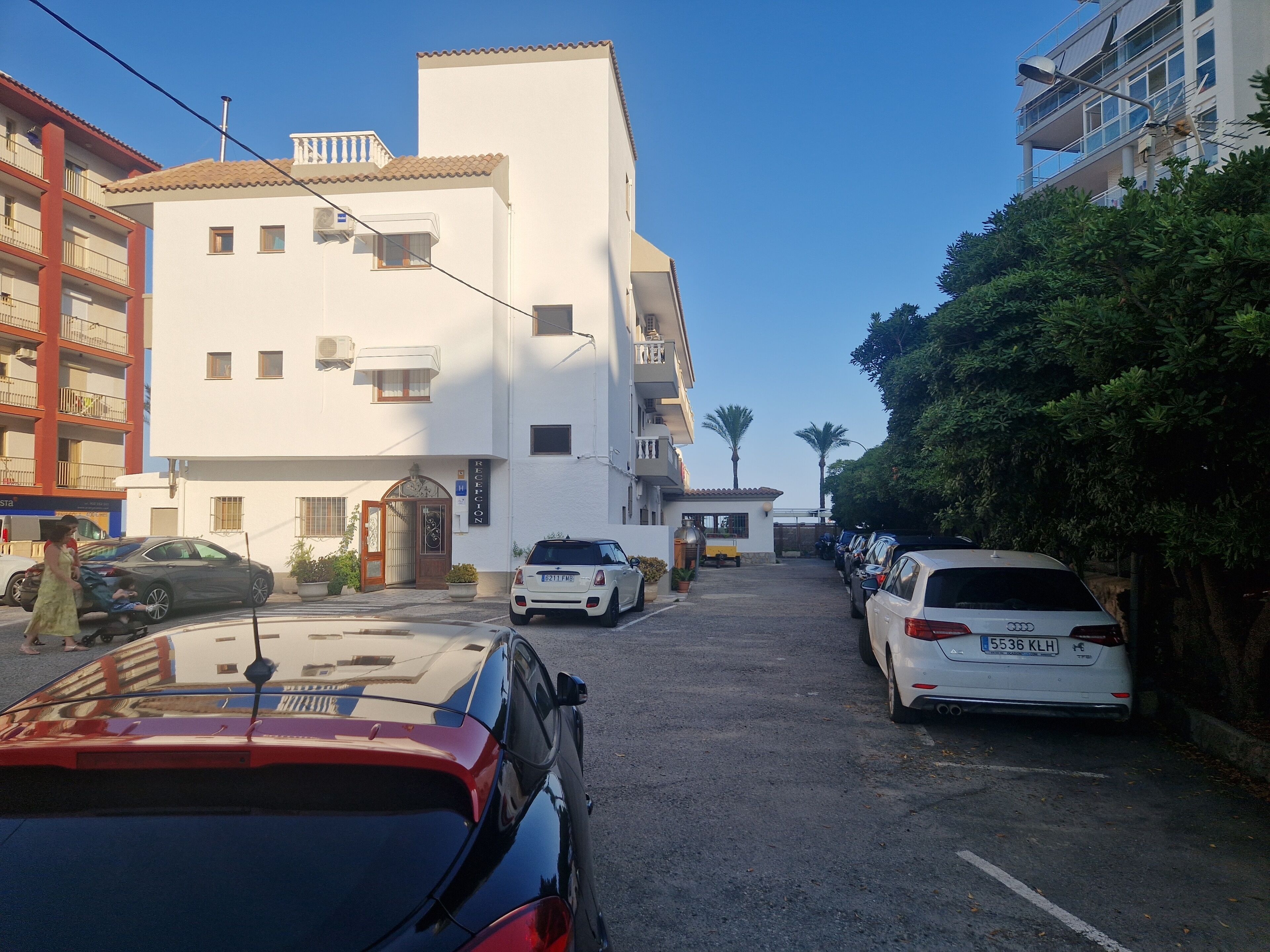 self-parking (surcharge) 10 per day