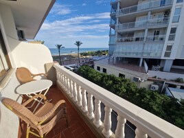 Habitación Doble con Terraza y Vistas Mar | Terraza o patio