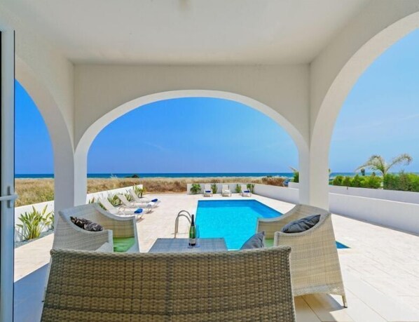 Villa, 3 Bedrooms (Victoria) | Terrace/patio