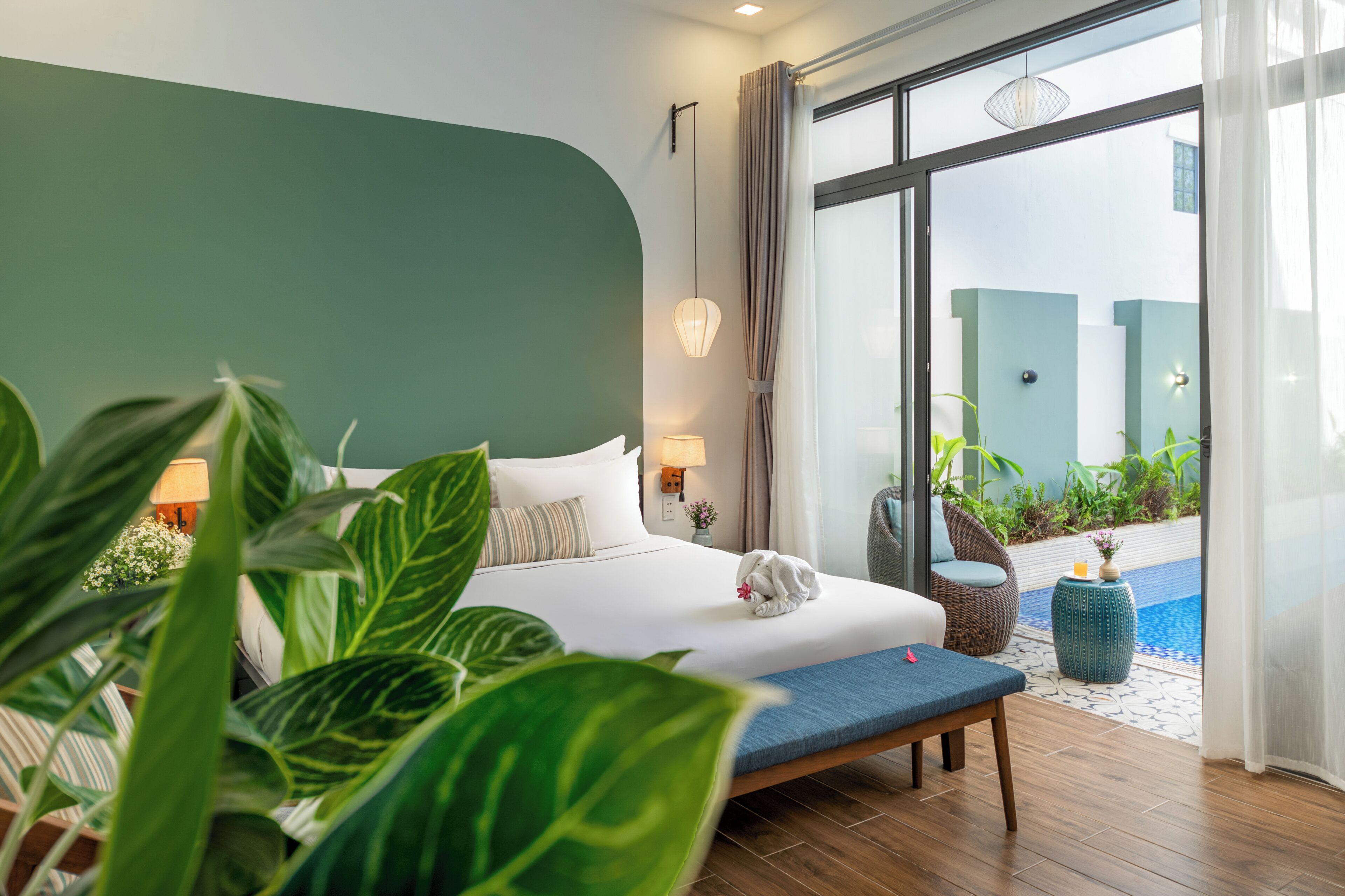 Suite, 1 King Bed, Pool View | Minibar, in-room safe, individually decorated, individually furnished