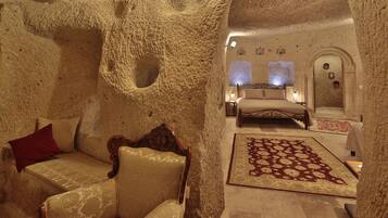 Family Cave Suite  | 1 bedroom, premium bedding, in-room safe, individually decorated