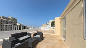 Közös hálóterem, vegyes hálóterem, terasz, kilátással a tengerre (6 beds) | Terasz/udvar