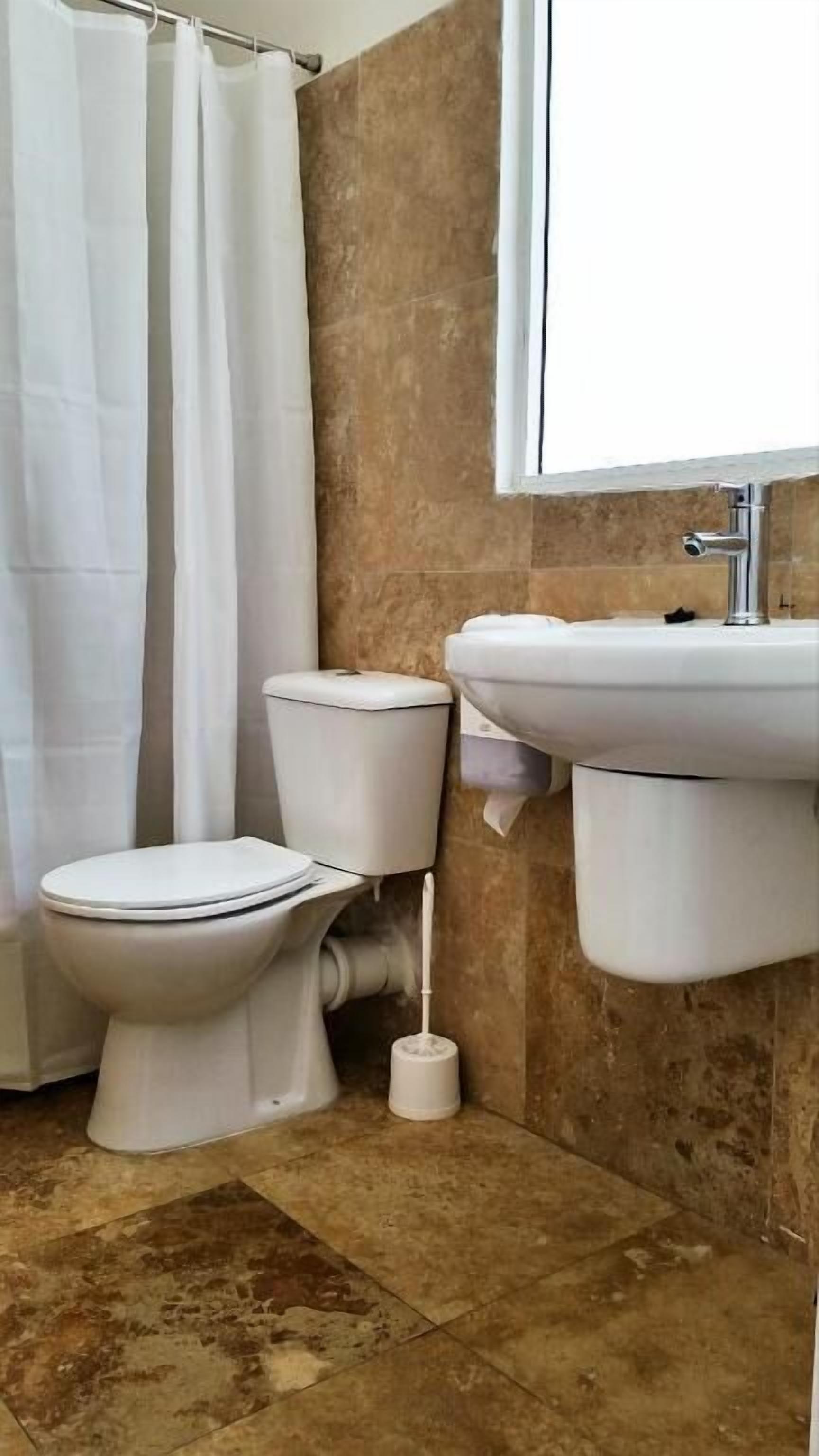 Photo - Follow the Sun Boutique Hostel - Pool, Breakfast & Sea Views