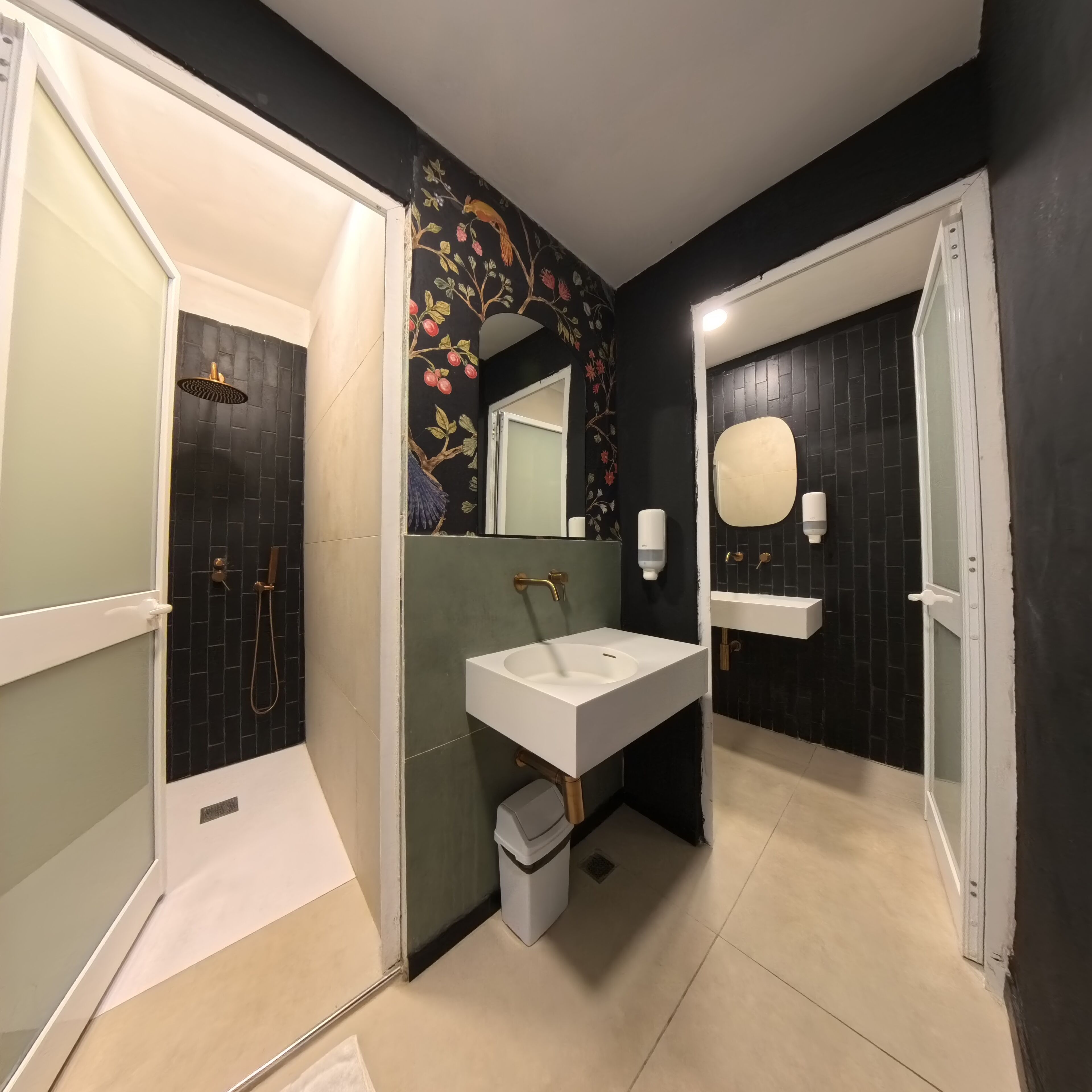 Foto - Follow the Sun Boutique Hostel - Pool, Breakfast & Sea Views