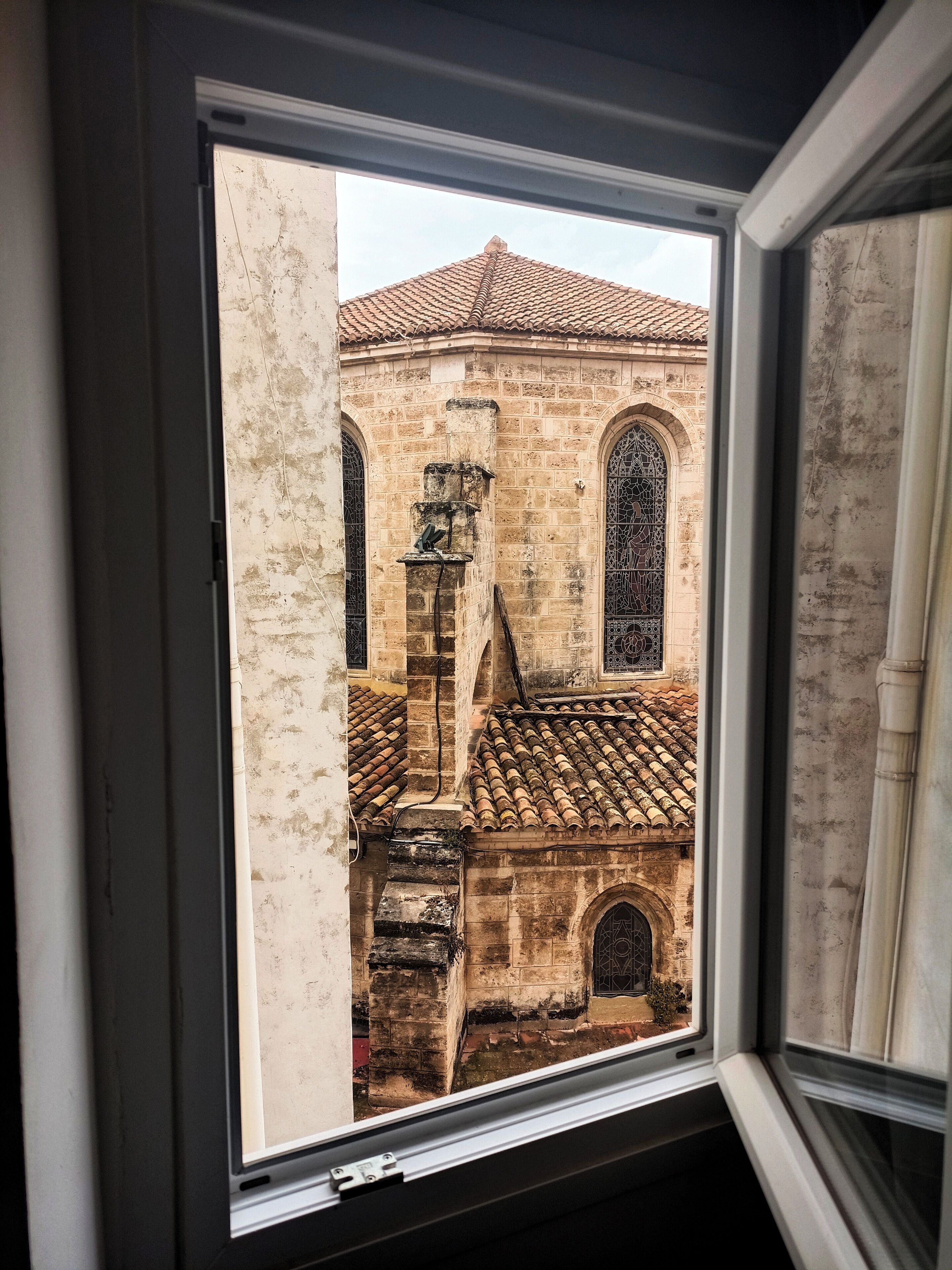 basic double room (interior) | 1 bedroom, down duvets, in-room safe, blackout curtains