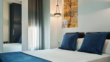 Basic Double Room (Interior) | Down duvets, in-room safe, blackout curtains, soundproofing