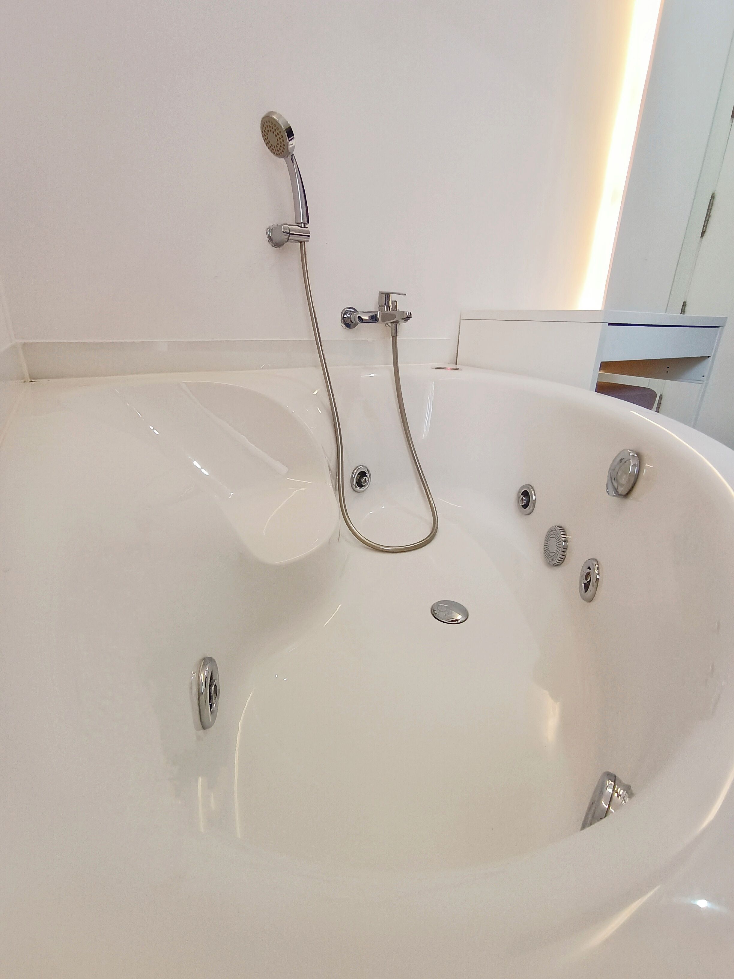 double room, jetted tub | 1 bedroom, down duvets, in-room safe, blackout curtains