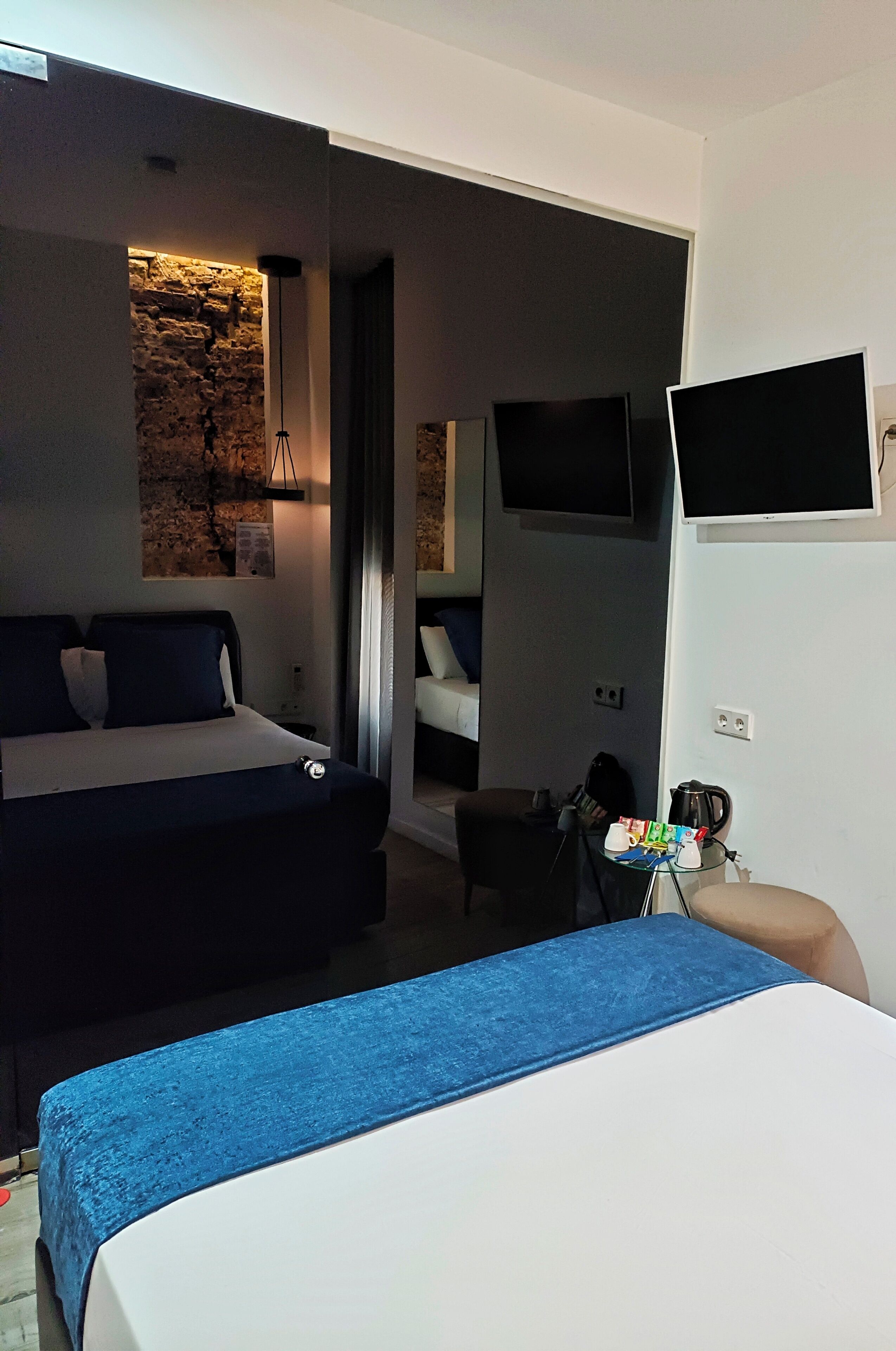 basic double room (interior) | 1 bedroom, down duvets, in-room safe, blackout curtains