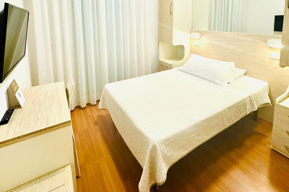 Phòng đơn | Két bảo mật tại phòng, bàn, truy cập Internet không dây miễn phí