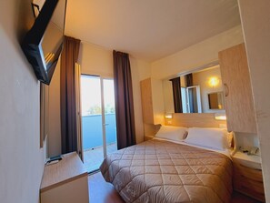 Coffres-forts dans les chambres, bureau, Wi-Fi gratuit, draps fournis