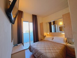 Classic Double Room, 1 Double Bed, Balcony | In-room safe, desk, free WiFi, bed sheets