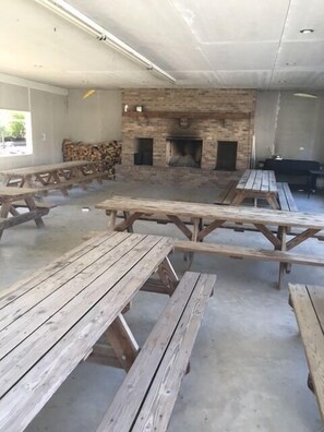 BBQ/picnic area - Timber Pointe Resort (Jamestown)