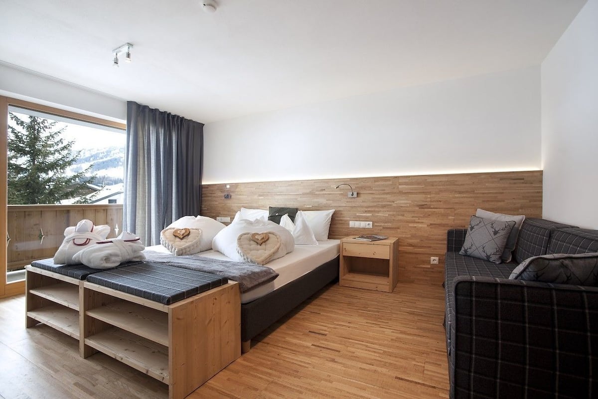 superior room | 1 bedroom, in-room safe, free wifi, bed sheets