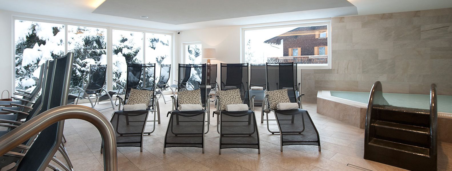 sauna, hot tub, steam room