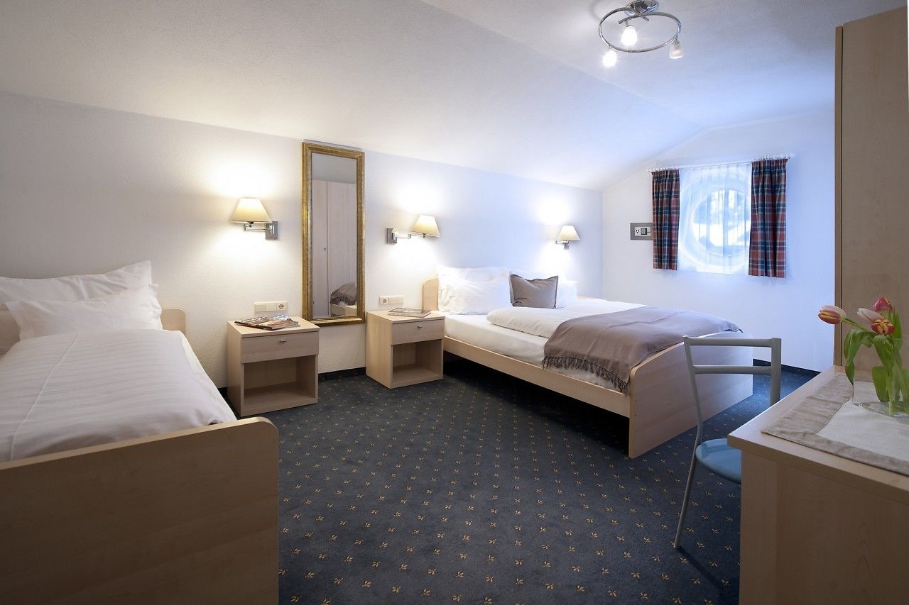 junior suite | 1 bedroom, in-room safe, free wifi, bed sheets