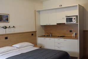 Standard Studio, 1 Bedroom, Kitchenette | Private kitchen - Residence Biancaneve (Aprica)