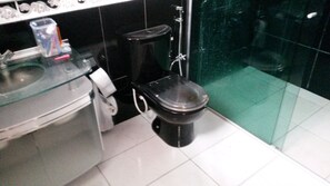 Dormitorio Compartilhado Misto | Bathroom | Shower