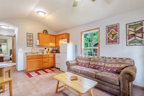 Villa, 1 Bedroom, Kitchen | Living area | TV - Qualla Cabins and Motel Cherokee near Casino (Whittier)