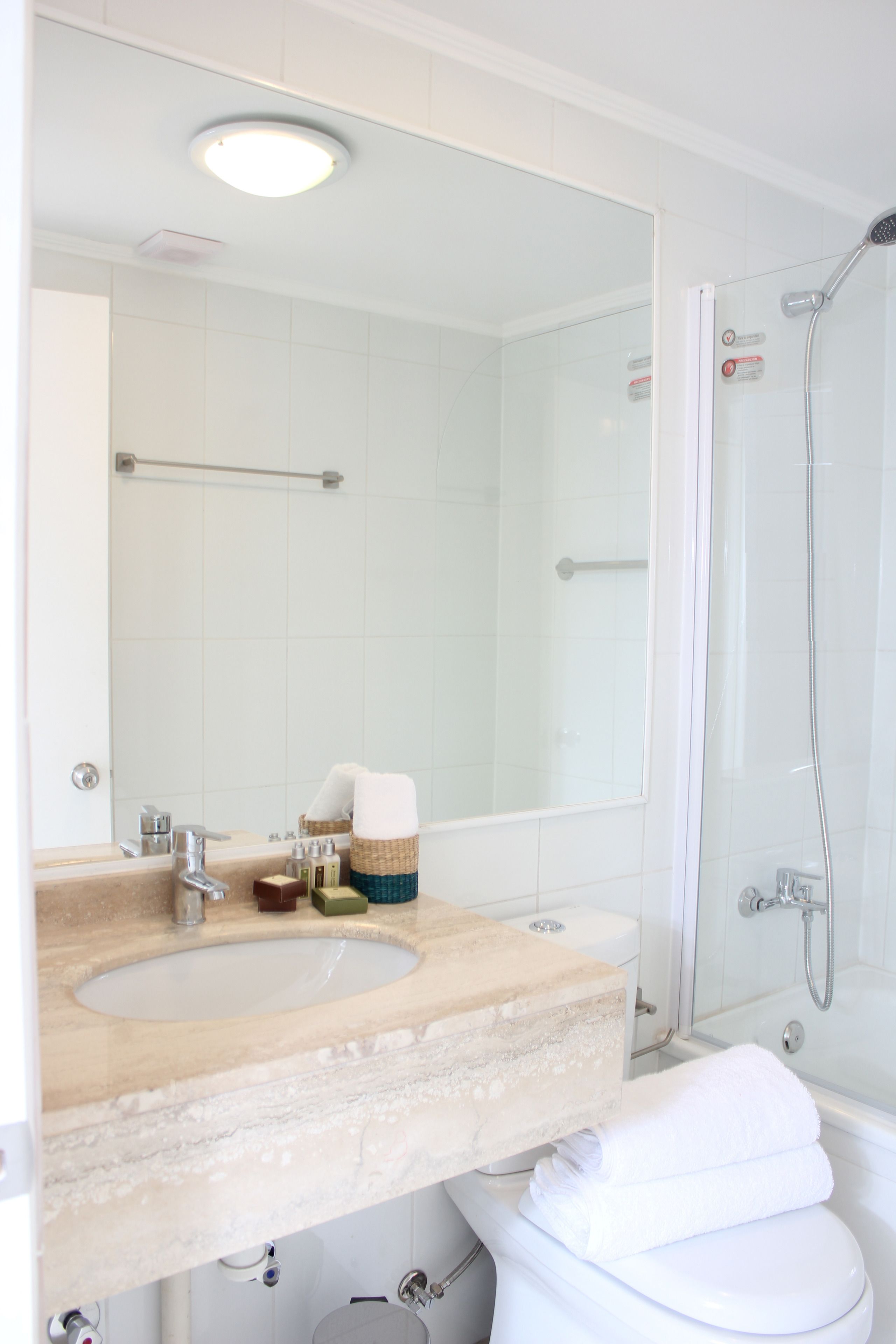 Apartment, 2 Bedrooms | Bathroom | Free toiletries, hair dryer, towels, soap