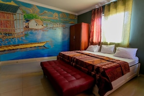 2 bedrooms, in-room safe, desk, iron/ironing board - At Home Boutique Hostel and Suite (Accra)