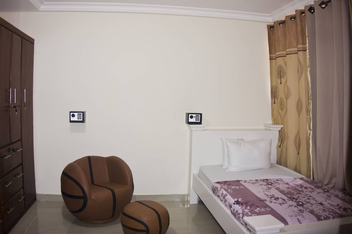 Standard Room | 2 bedrooms, in-room safe, desk, iron/ironing board