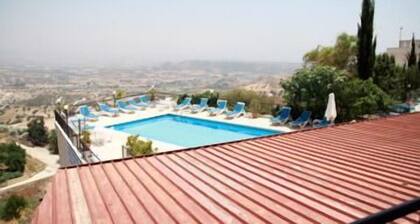 Pissouriana Apartments