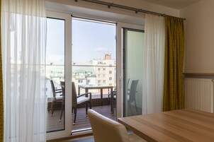 Deluxe Διαμέρισμα, 2 Υπνοδωμάτια | Γεύματα στο δωμάτιο