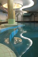 Una piscina techada