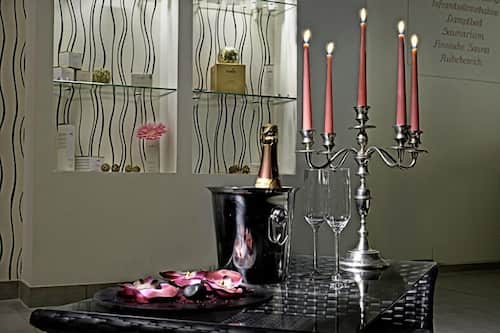 Sauna, steam room, body treatments, hot stone massages, body wraps