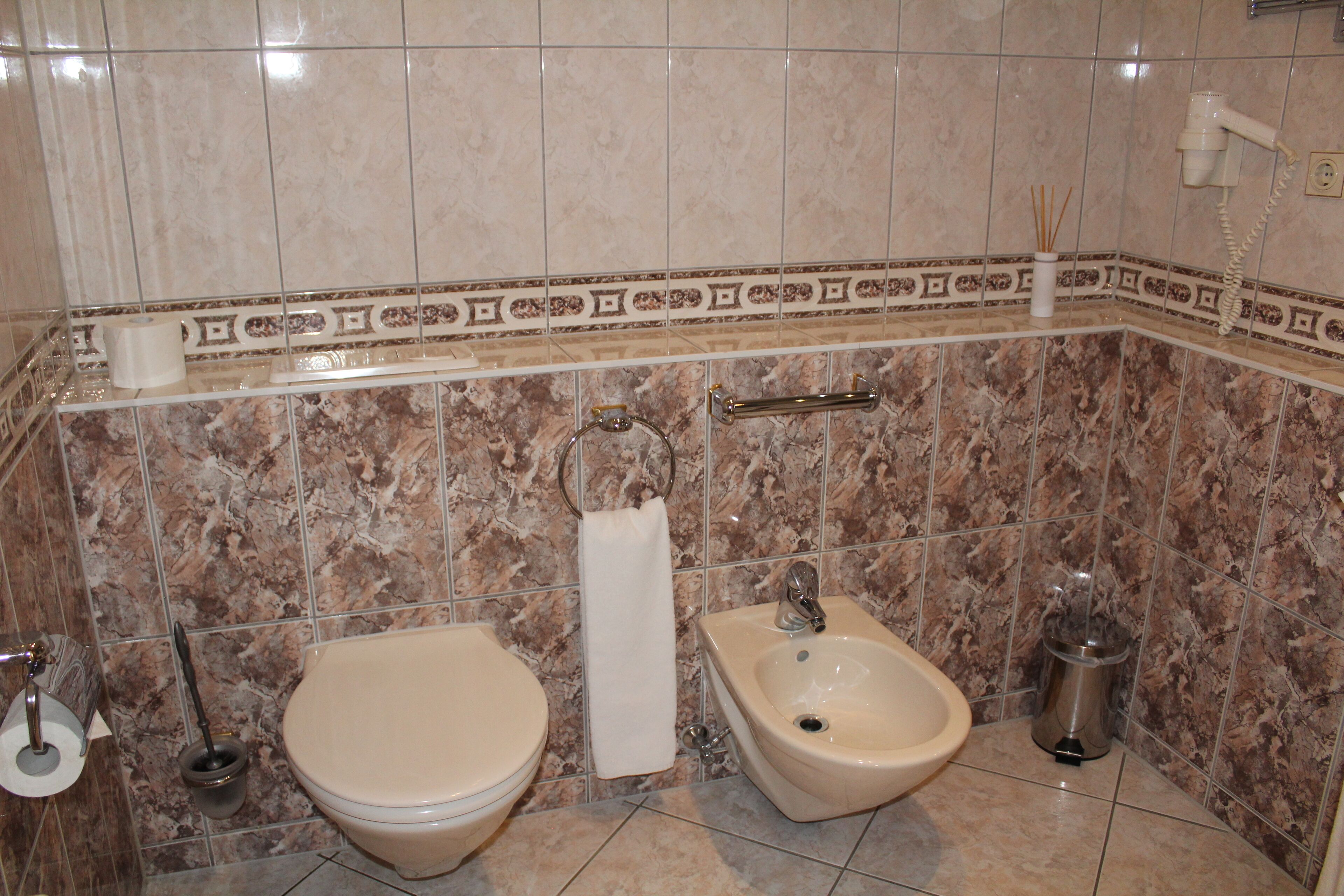 luxury suite | bathroom | free toiletries, hair dryer, towels, soap