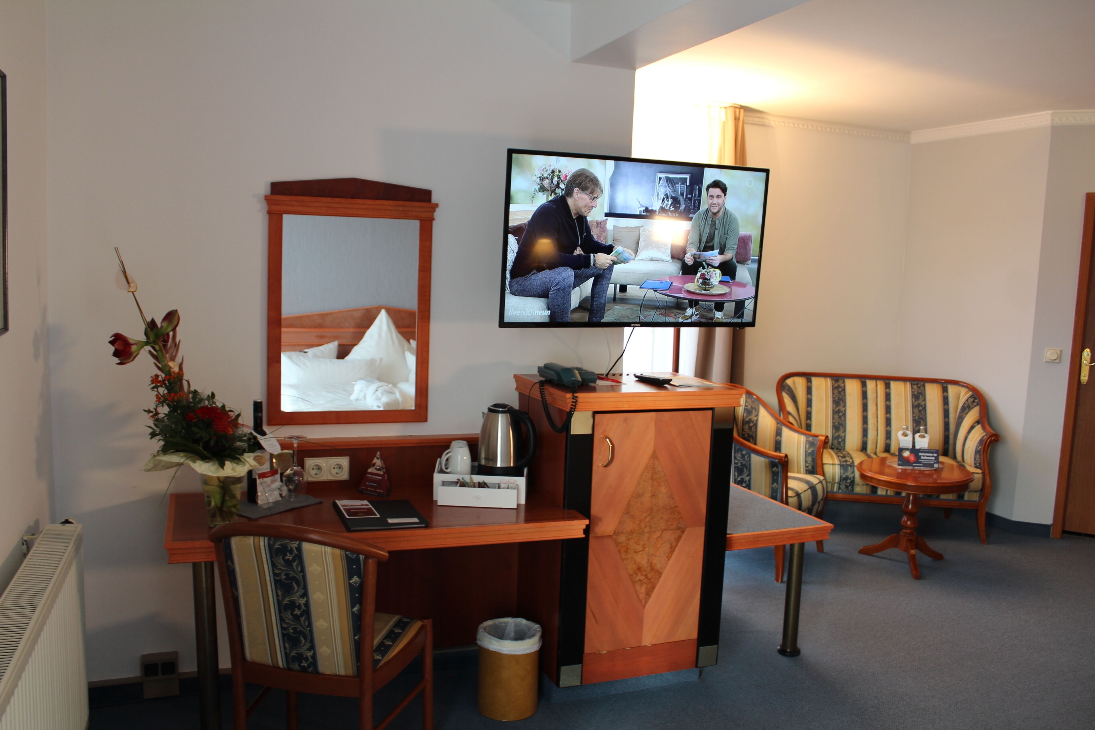 32-inch tv with satellite channels