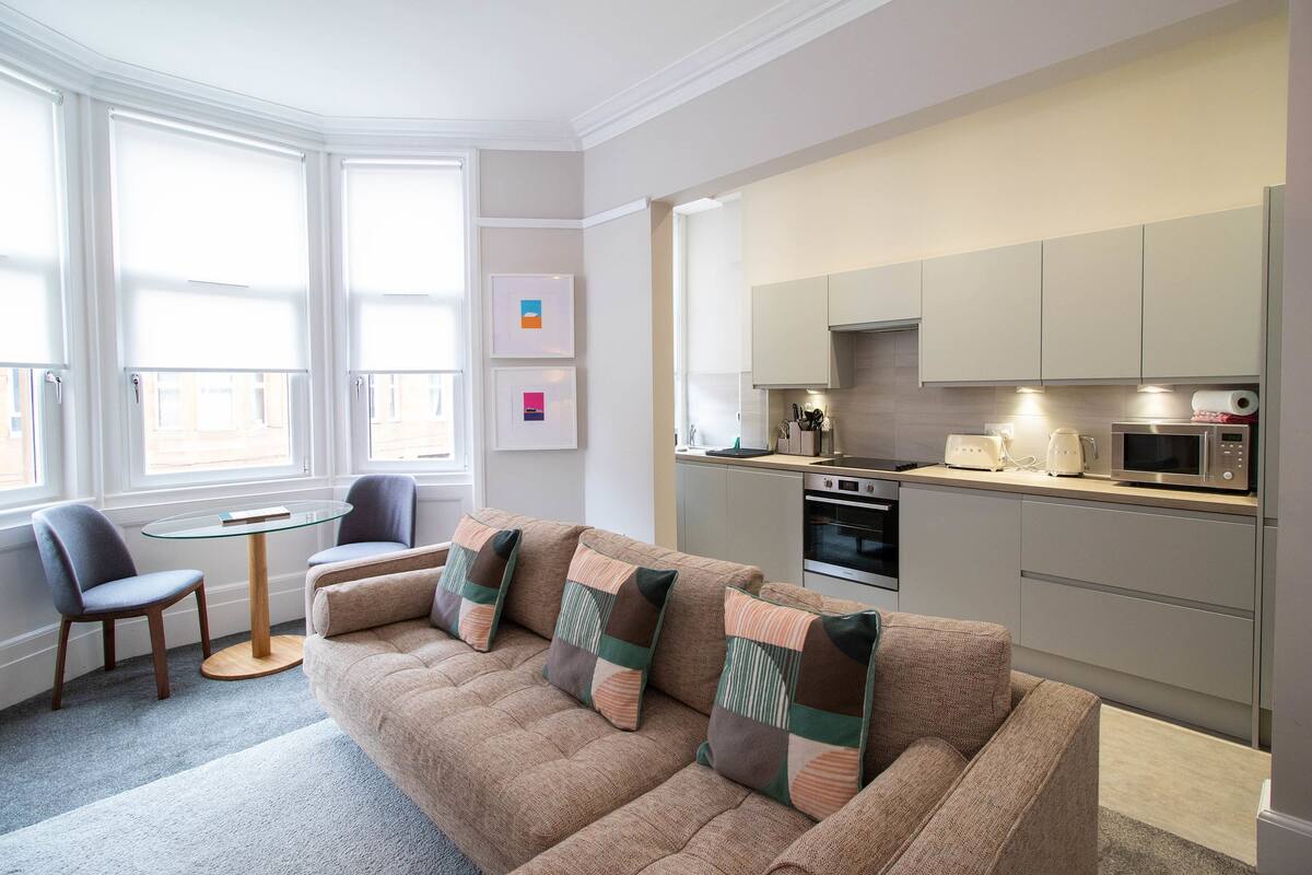 Apartment, 1 Schlafzimmer (24 Nairn Street) | Wohnbereich | Flachbildfernseher