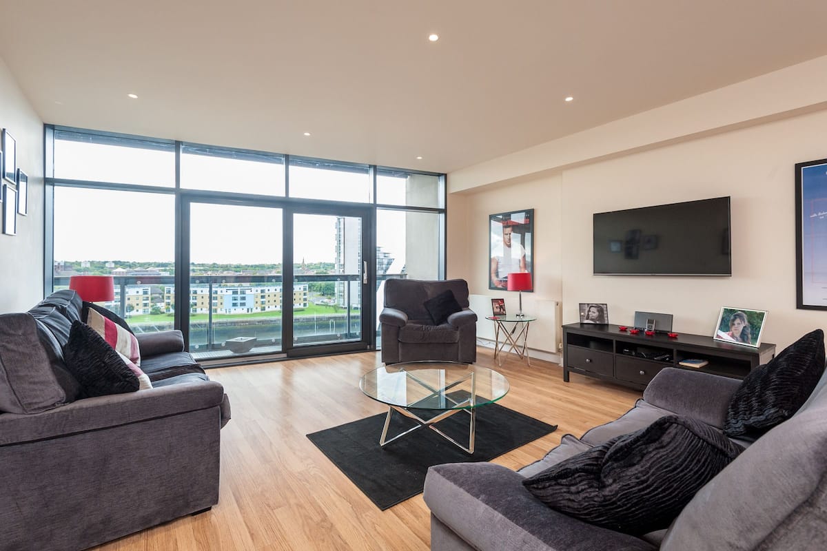Apartment, 2 Bedrooms (179 Finnieston Street) | Living area
