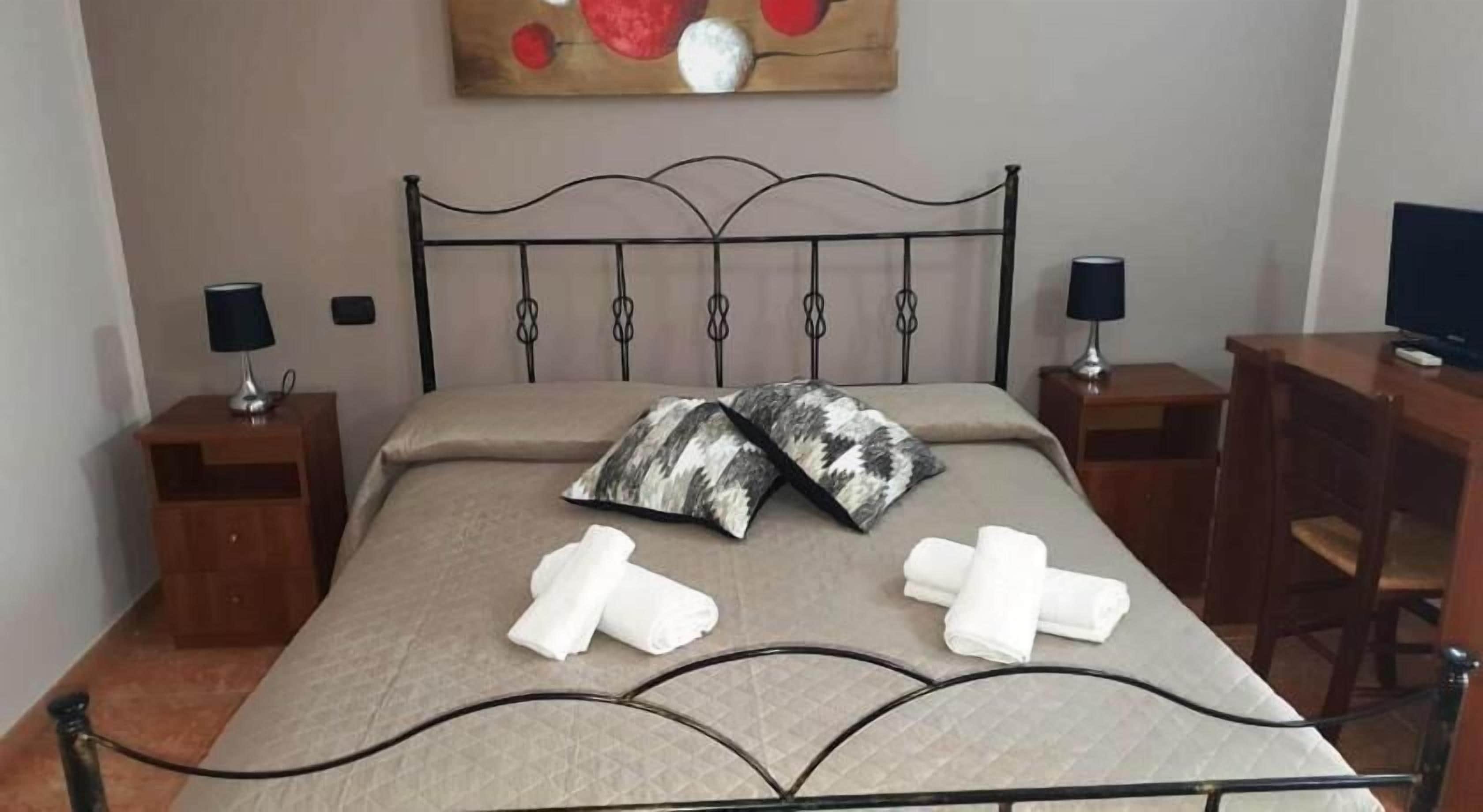 Quarto casal standard, banheiro privativo, vista para o pátio (Matrimoniale Standard) | Roupas de cama premium, frigobar, cofres nos quartos, escrivaninha