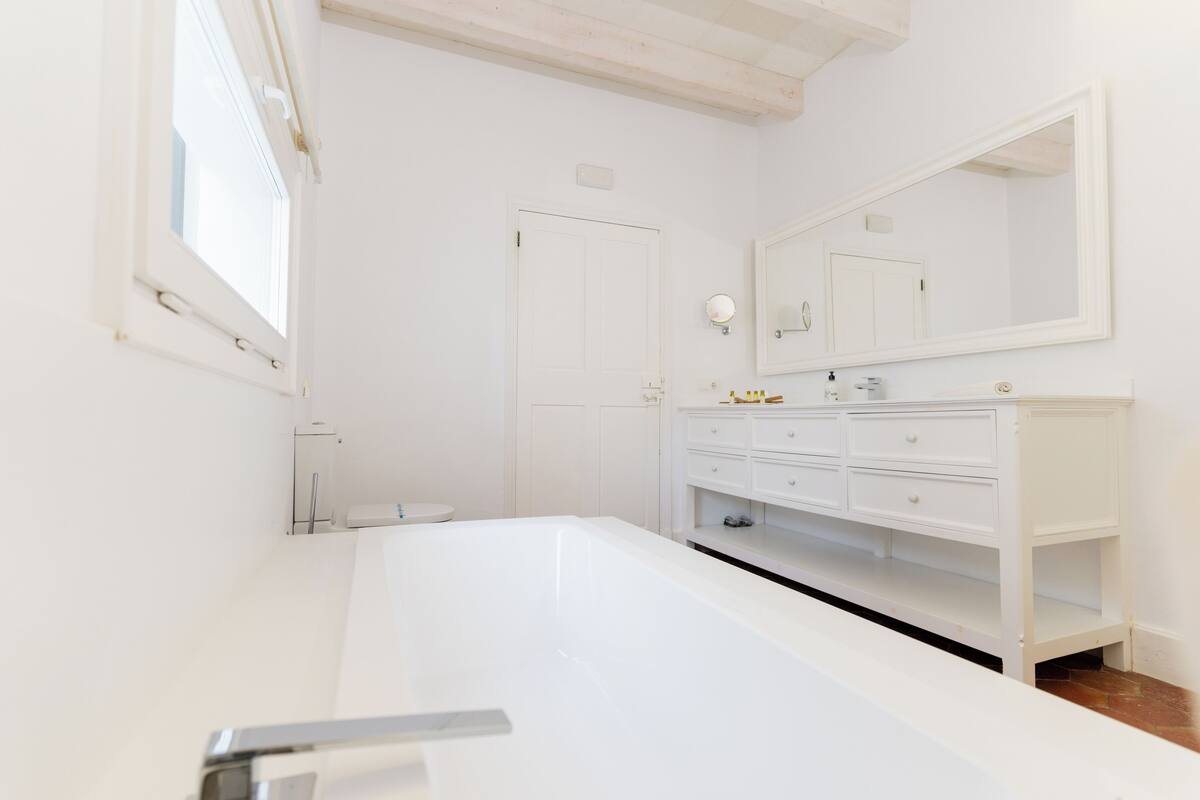 superior double room | bathroom | free toiletries, hair dryer, towels