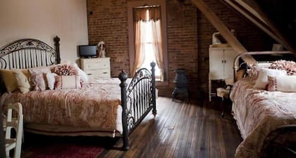 24 East Main Street Bed and Breakfast