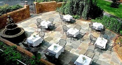 24 East Main Street Bed and Breakfast